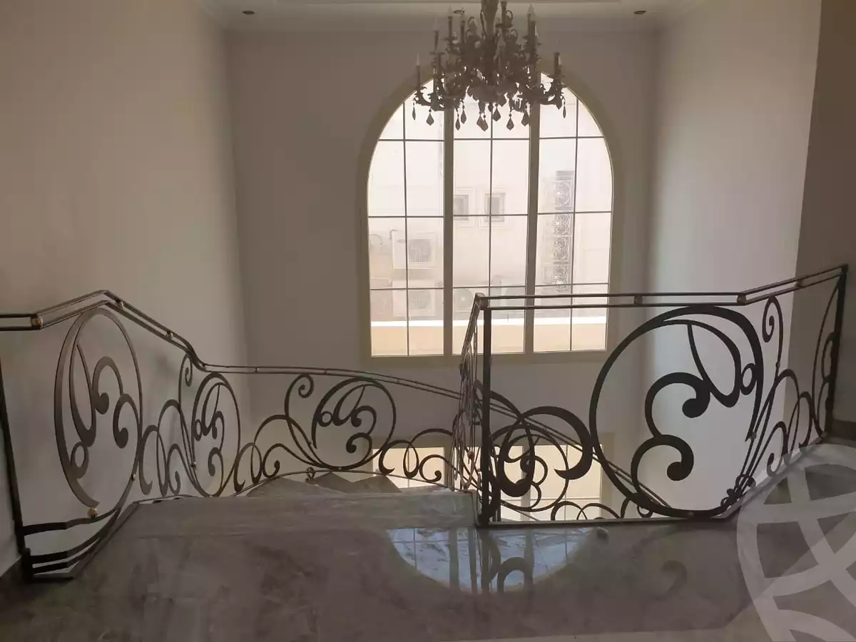 https://aqarmap.com.eg/ar/listing/4169256-for-sale-cairo-el-sheikh-zayed-city-compounds-in-sheikh-zayed-royal-city