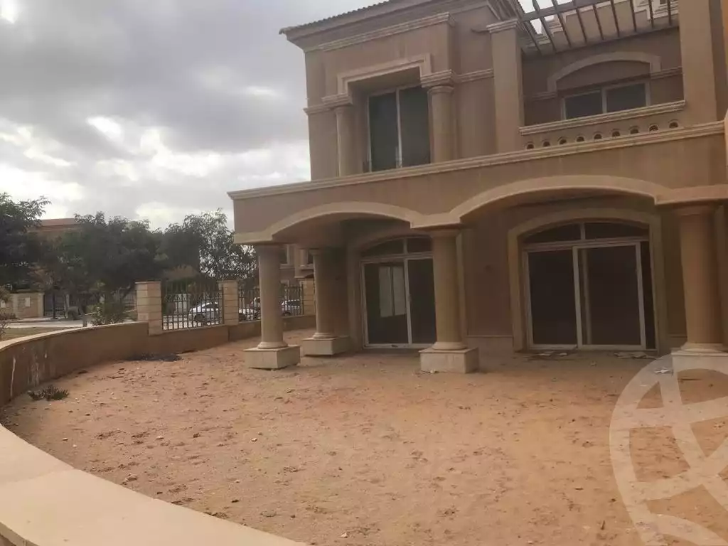 https://aqarmap.com.eg/en/listing/4179152-for-sale-cairo-el-sheikh-zayed-city-compounds-in-sheikh-zayed-royal-meadows