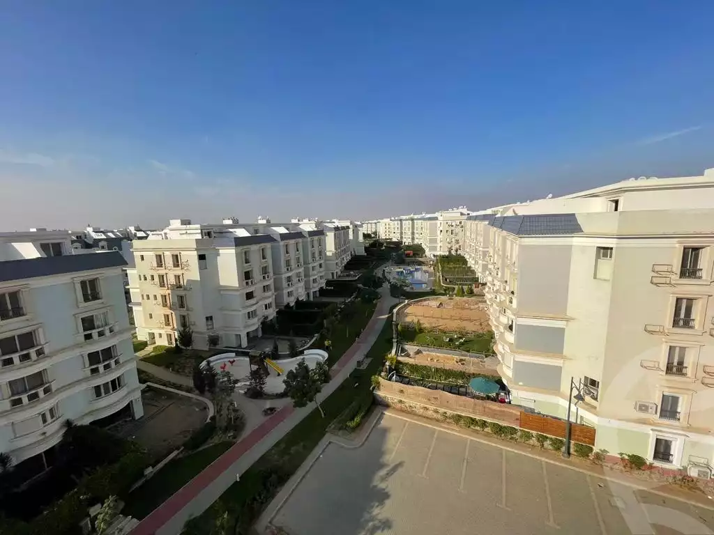 https://aqarmap.com.eg/en/listing/4187849-for-sale-cairo-new-cairo-compounds-mountain-view-hyde-park