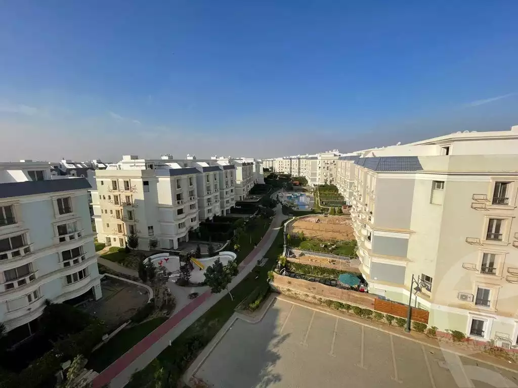 https://aqarmap.com.eg/en/listing/4187849-for-sale-cairo-new-cairo-compounds-mountain-view-hyde-park