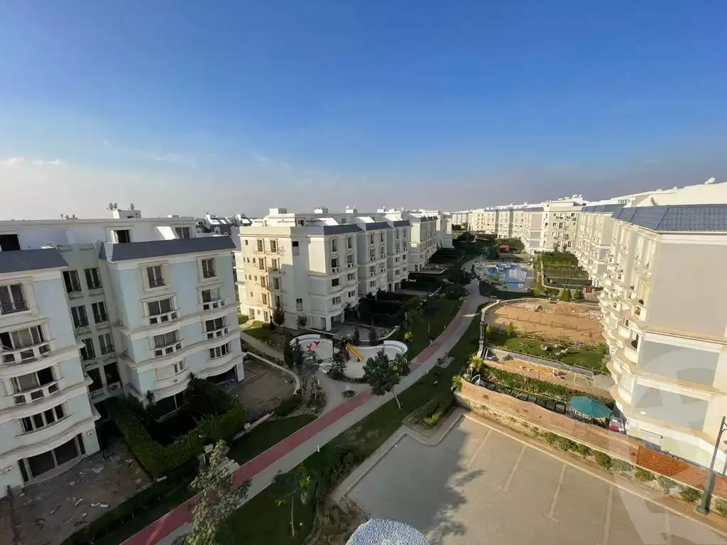 https://aqarmap.com.eg/en/listing/4187849-for-sale-cairo-new-cairo-compounds-mountain-view-hyde-park