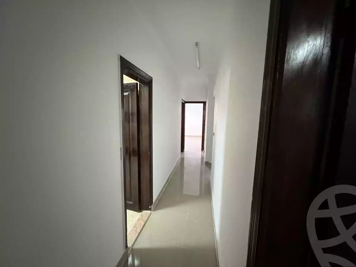 https://aqarmap.com.eg/ar/listing/4193963-for-sale-cairo-el-shorouk-lhy-lthny-grb-neighbourhood-2a-shagaret-al-dor-st