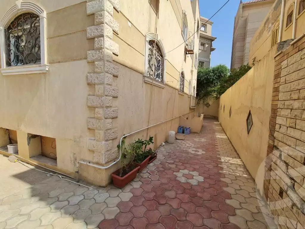 https://aqarmap.com.eg/ar/listing/4193963-for-sale-cairo-el-shorouk-lhy-lthny-grb-neighbourhood-2a-shagaret-al-dor-st