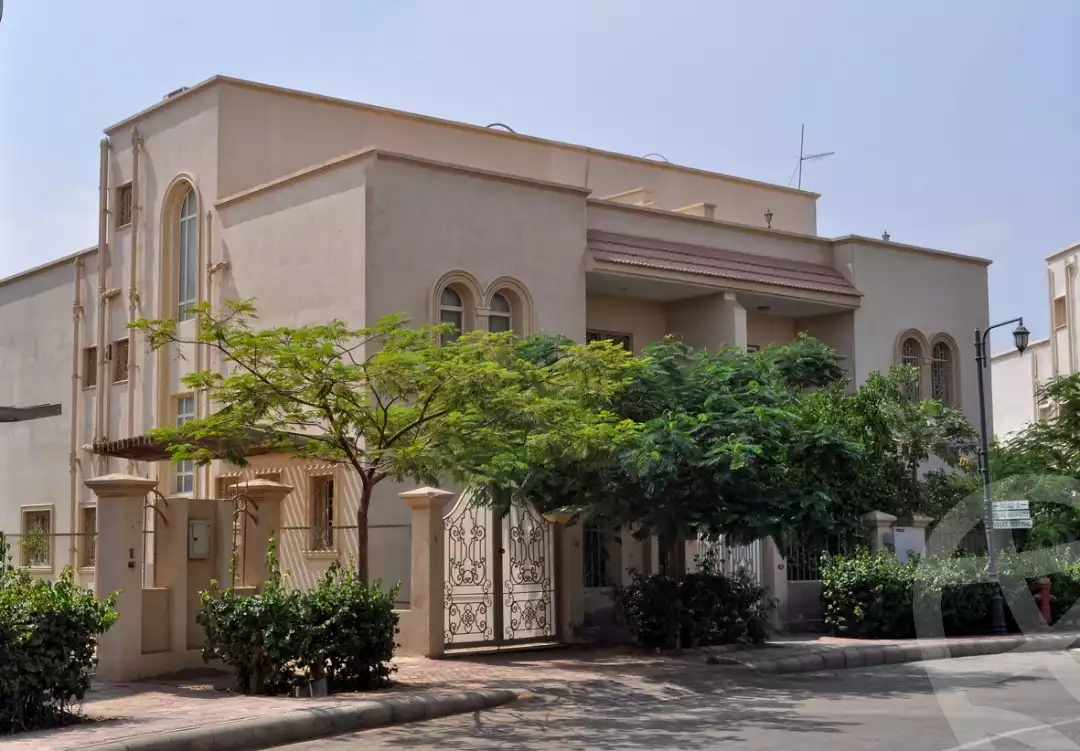https://aqarmap.com.eg/en/listing/4196464-for-sale-cairo-el-sheikh-zayed-city-compounds-greens