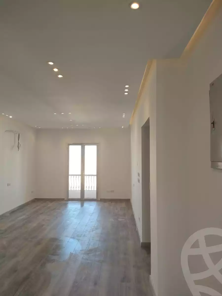 https://aqarmap.com.eg/en/listing/4200199-for-rent-cairo-new-cairo-compounds-mountain-view-hyde-park
