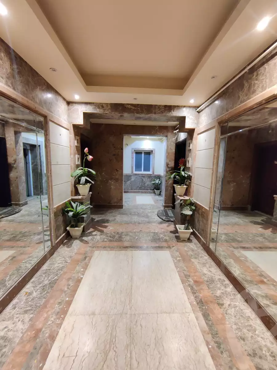 https://aqarmap.com.eg/ar/listing/4202363-for-sale-cairo-el-sheikh-zayed-city-compounds-in-sheikh-zayed-continental-gardens