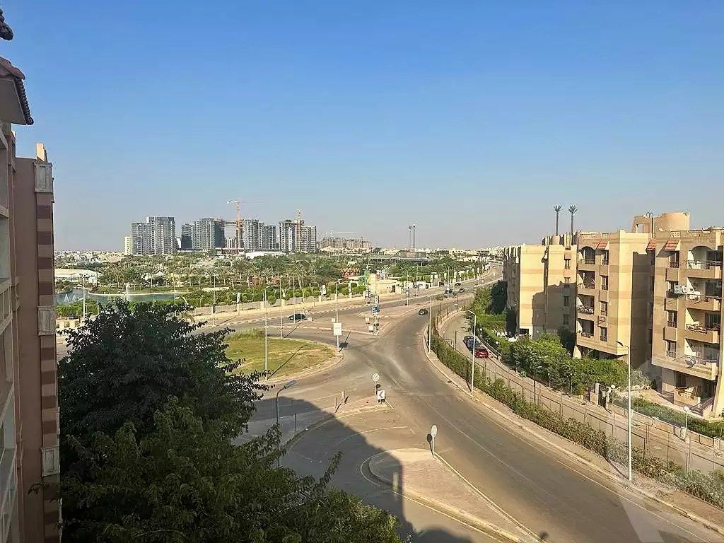 https://aqarmap.com.eg/ar/listing/4202363-for-sale-cairo-el-sheikh-zayed-city-compounds-in-sheikh-zayed-continental-gardens