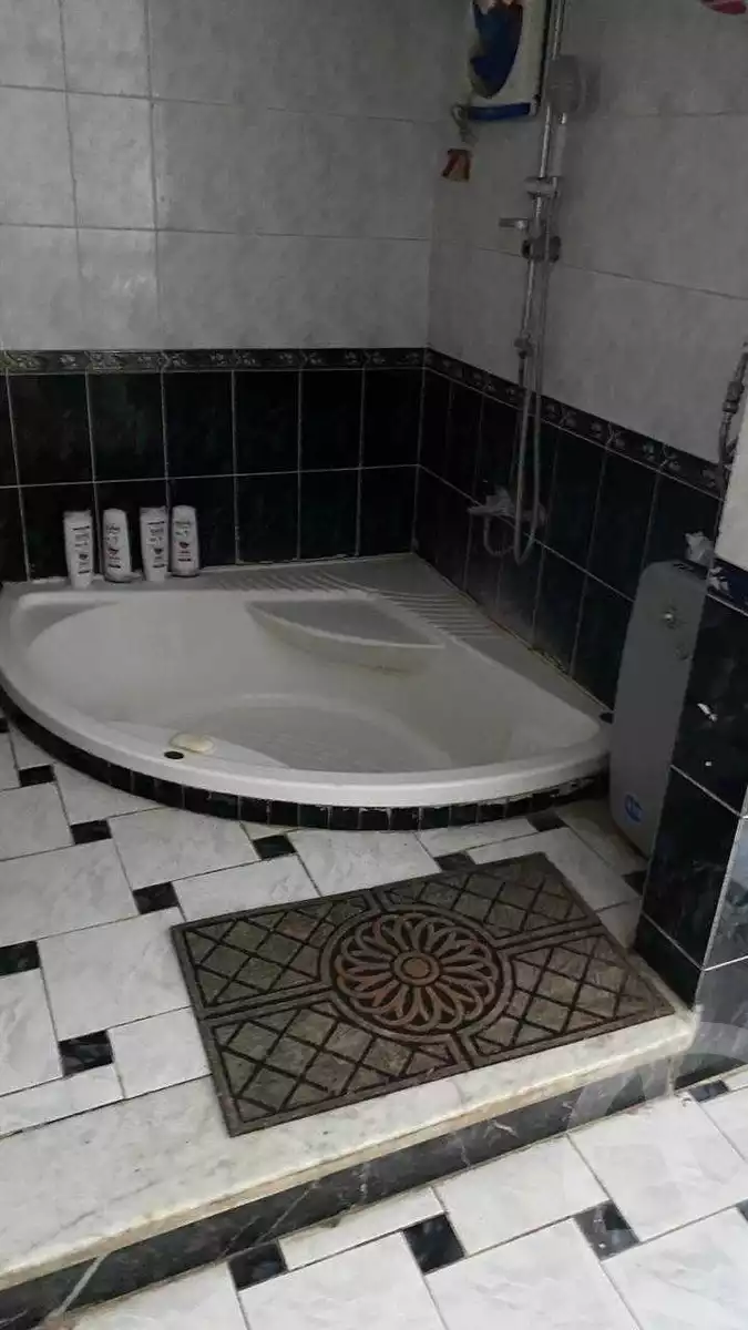 https://aqarmap.com.eg/en/listing/4207835-for-sale-hassanein-desoky-st