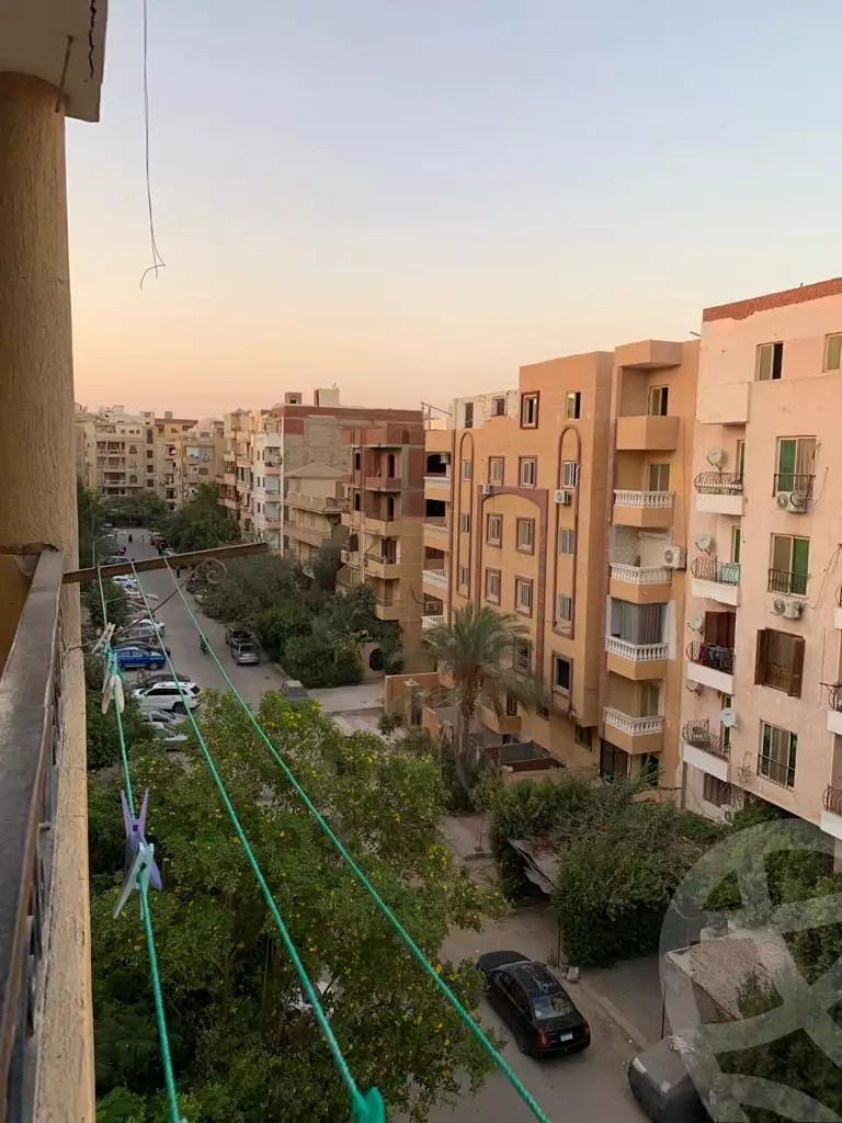 https://aqarmap.com.eg/ar/listing/4207979-for-sale-cairo-6th-of-october-el-ahyaa-neighborhood-4th-school-st