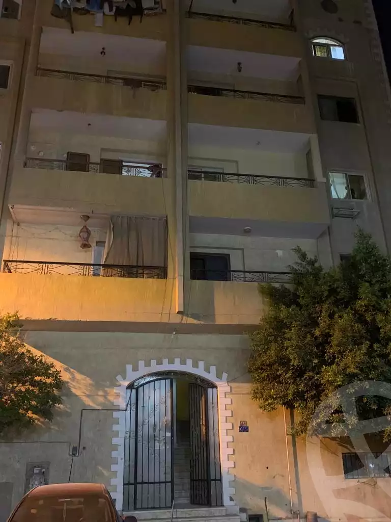 https://aqarmap.com.eg/ar/listing/4207979-for-sale-cairo-6th-of-october-el-ahyaa-neighborhood-4th-school-st