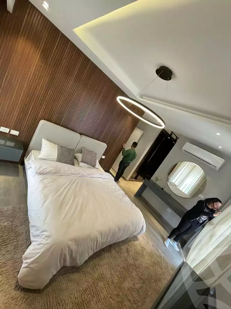 https://aqarmap.com.eg/en/listing/4209550-for-sale-cairo-el-sheikh-zayed-city-compounds-kmbwnd-fyldj-wyst-dr-llttwyr