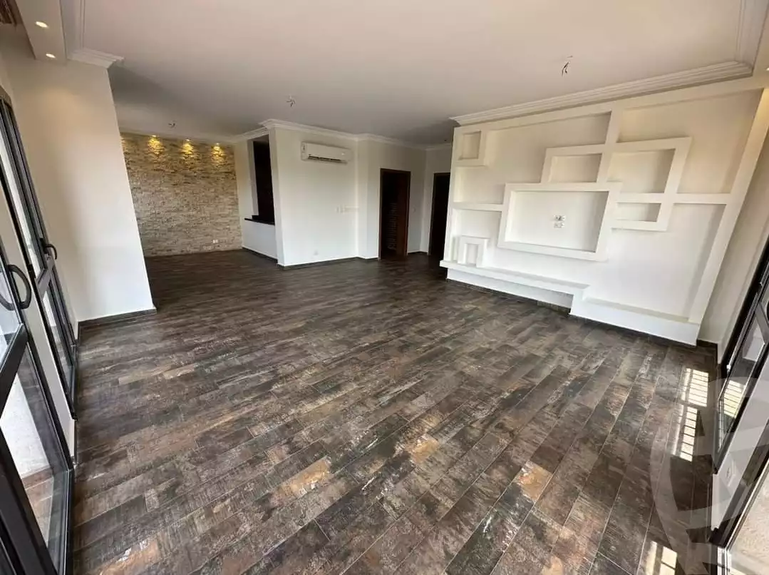 https://aqarmap.com.eg/en/listing/4219206-for-sale-cairo-el-sheikh-zayed-city-compounds-in-sheikh-zayed-the-courtyard