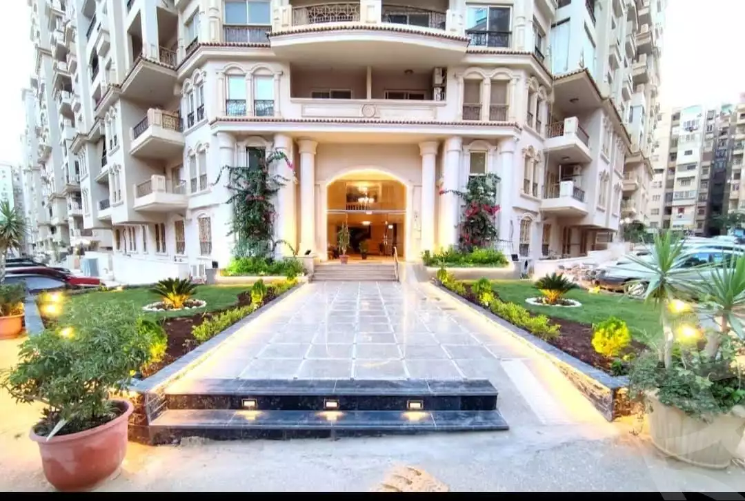https://aqarmap.com.eg/en/listing/4220984-for-sale-cairo-maadi-ring-road-medium-plateau-compound-el-baron-city