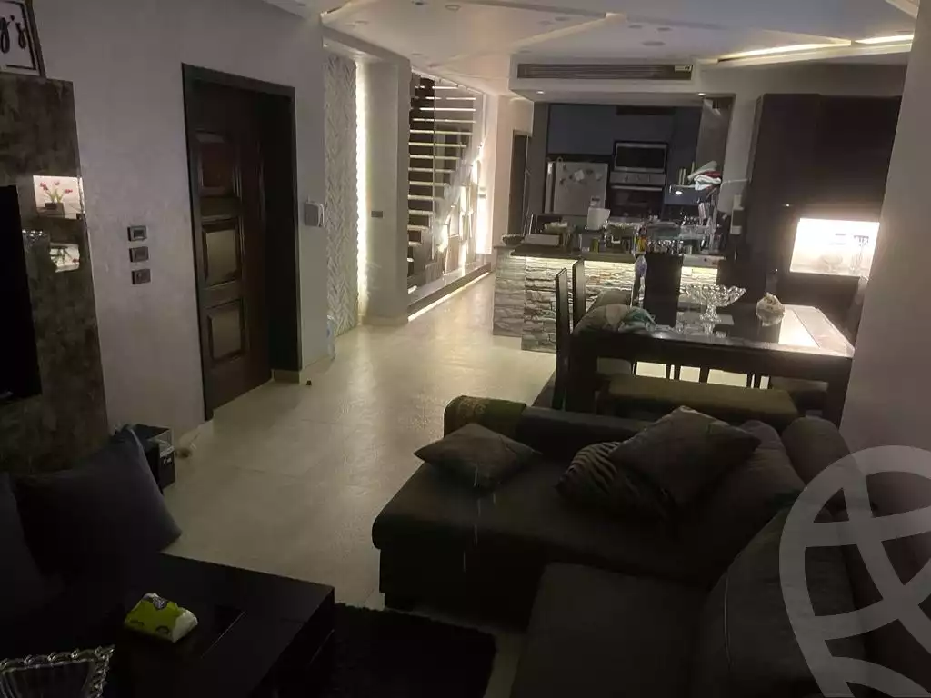 https://aqarmap.com.eg/en/listing/4235848-for-sale-cairo-new-cairo-compounds-mountain-view-hyde-park