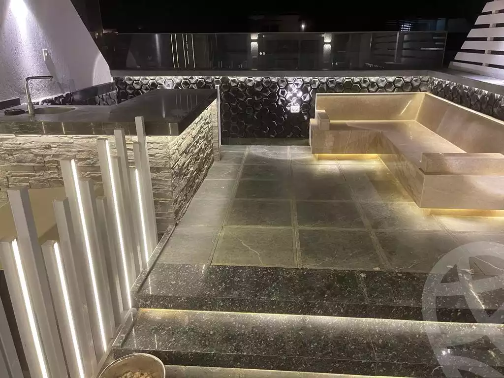 https://aqarmap.com.eg/en/listing/4235848-for-sale-cairo-new-cairo-compounds-mountain-view-hyde-park