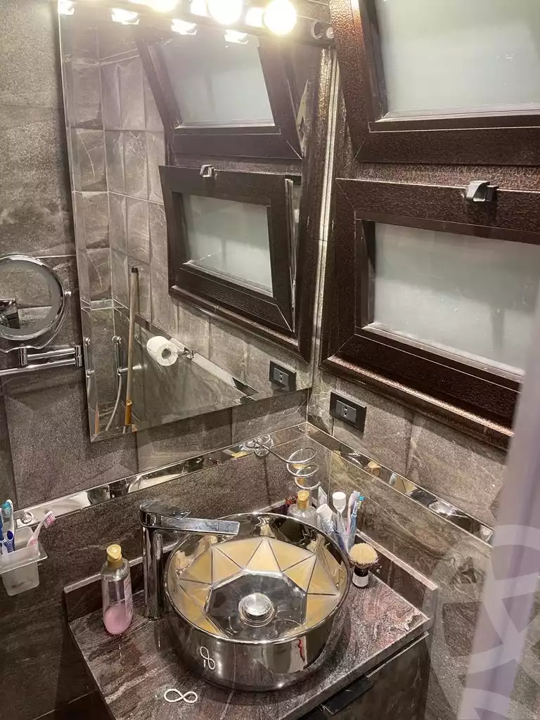 https://aqarmap.com.eg/en/listing/4235848-for-sale-cairo-new-cairo-compounds-mountain-view-hyde-park