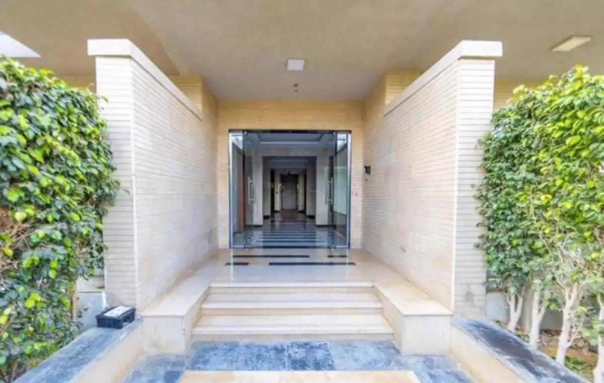 https://aqarmap.com.eg/en/listing/4239331-for-sale-cairo-new-cairo-compounds-galleria-moon-valley