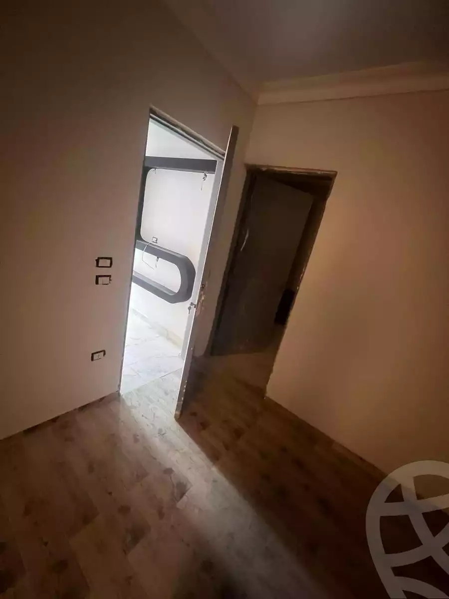 https://aqarmap.com.eg/ar/listing/4240386-for-rent-cairo-mokattam-compounds-kmbwnd-jwldn-jyts