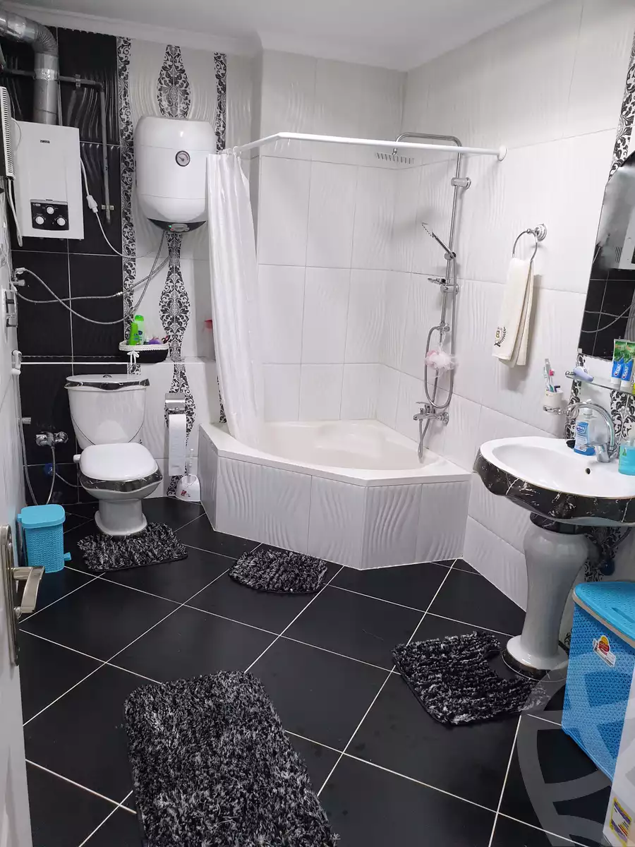 https://aqarmap.com.eg/en/listing/4253900-for-sale-cairo-helwan-kwrnysh-hlwn