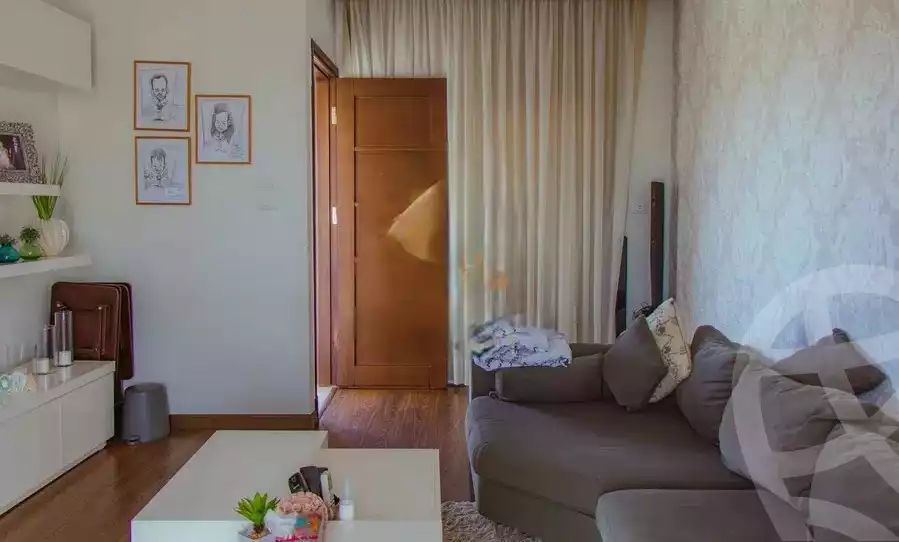 https://aqarmap.com.eg/en/listing/4257455-for-sale-cairo-el-sheikh-zayed-city-compounds-kmbwnd-wyst-twn-swdyk