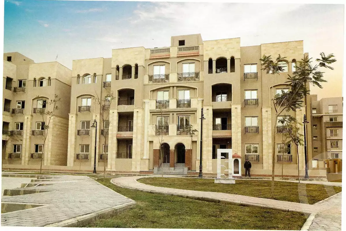 https://aqarmap.com.eg/ar/listing/4258823-for-rent-cairo-new-cairo-compounds-rock-vera