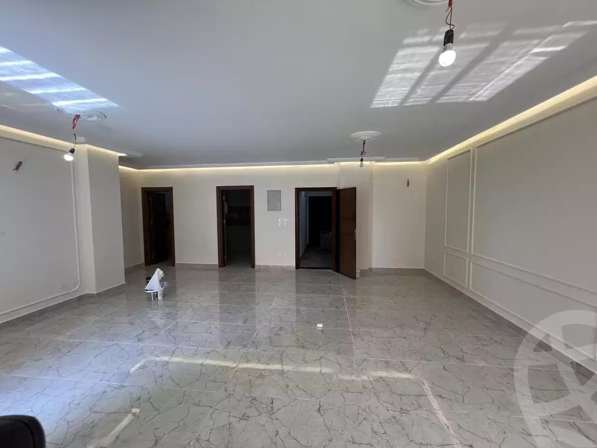https://aqarmap.com.eg/ar/listing/4258823-for-rent-cairo-new-cairo-compounds-rock-vera