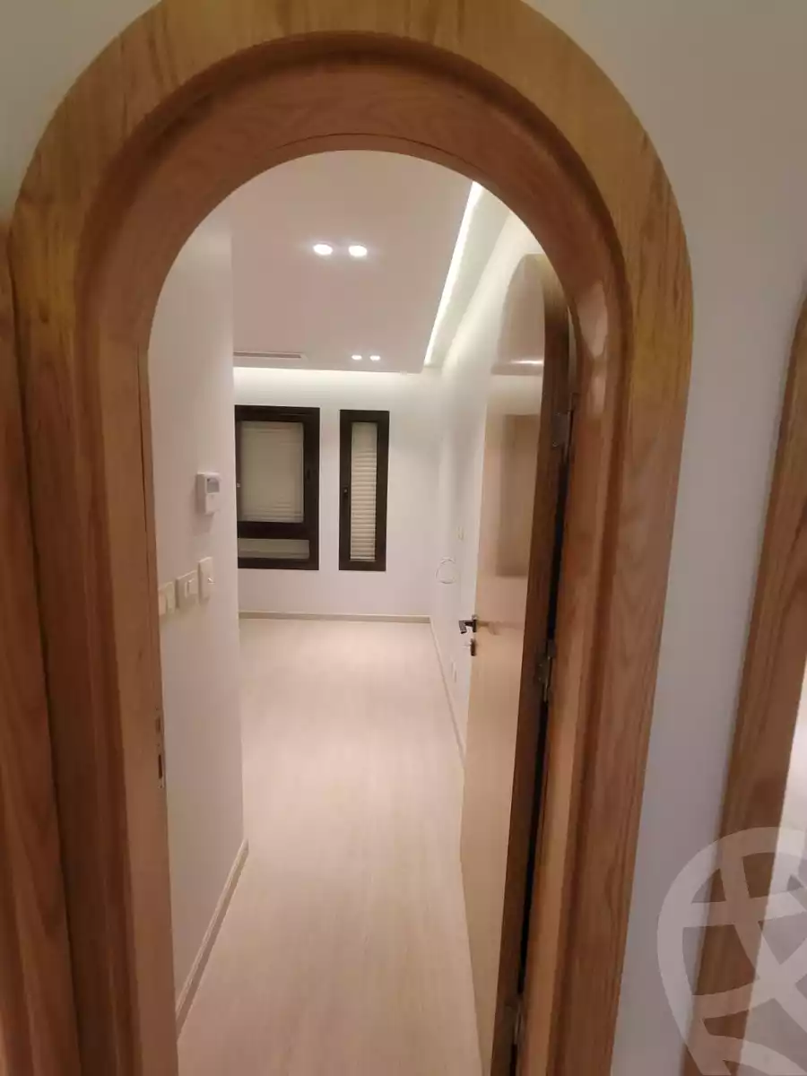 https://aqarmap.com.eg/ar/listing/4266045-for-sale-cairo-el-sheikh-zayed-city-compounds-in-sheikh-zayed-beverly-hills