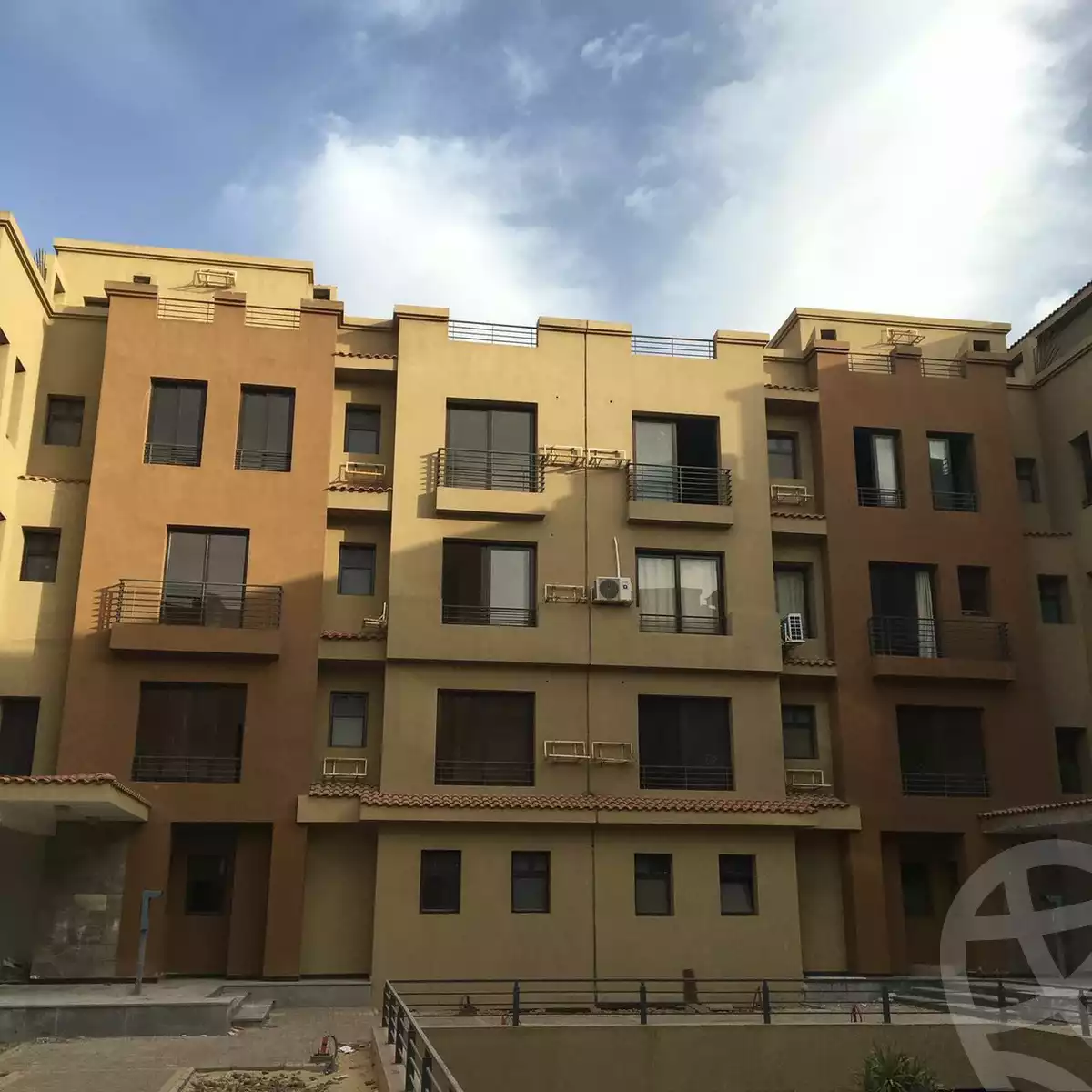 https://aqarmap.com.eg/ar/listing/4266192-for-sale-cairo-el-sheikh-zayed-city-compounds-in-sheikh-zayed-beverly-hills