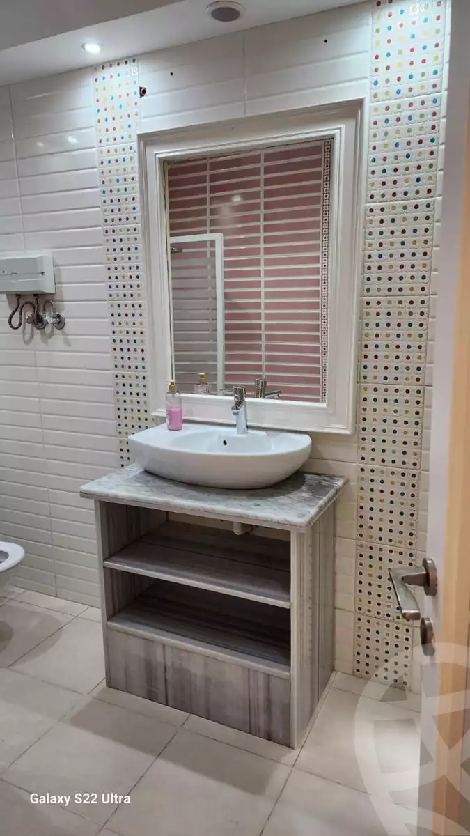 https://aqarmap.com.eg/en/listing/4272025-for-rent-cairo-new-cairo-compounds-mountain-view-hyde-park