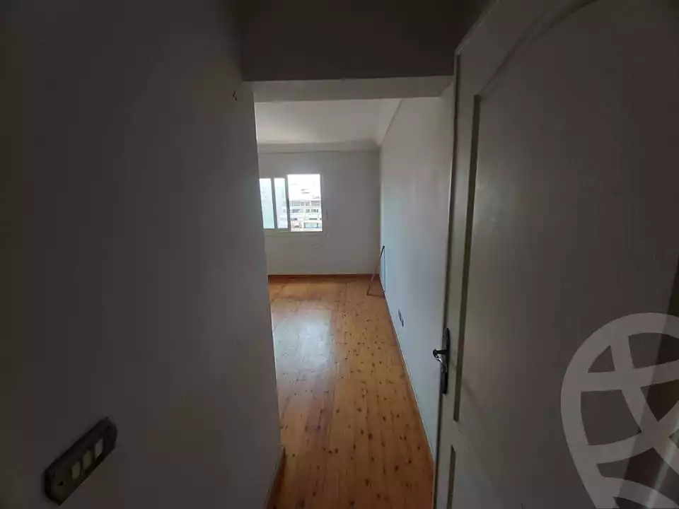 https://aqarmap.com.eg/ar/listing/4282220-for-rent-alexandria-kafr-abdo-el-iman-st