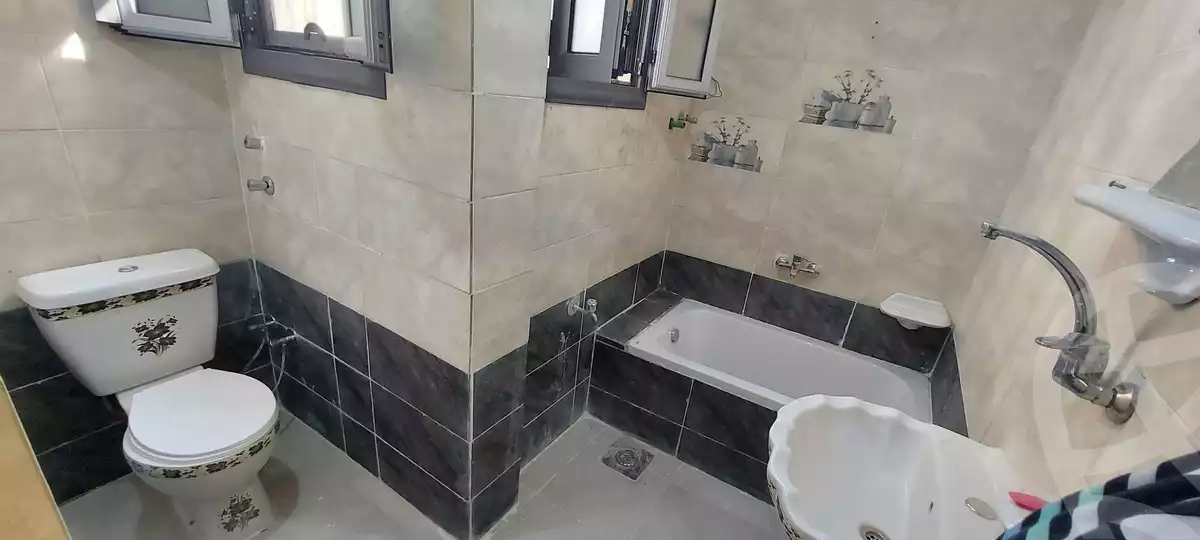 https://aqarmap.com.eg/en/listing/4289548-for-sale-alexandria-moharram-bey-ali-al-askandarani-st