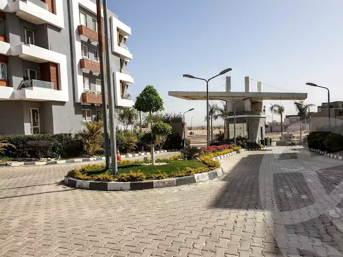 https://aqarmap.com.eg/ar/listing/4295937-for-sale-cairo-el-sheikh-zayed-city-compounds-in-sheikh-zayed-beverly-hills