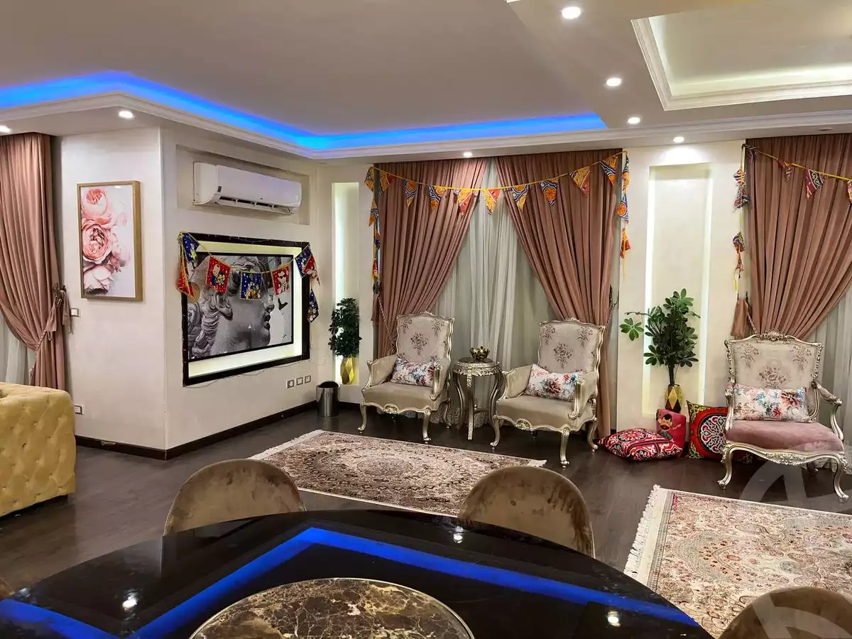 https://aqarmap.com.eg/en/listing/4298543-for-sale-cairo-el-sheikh-zayed-city-compounds-greens
