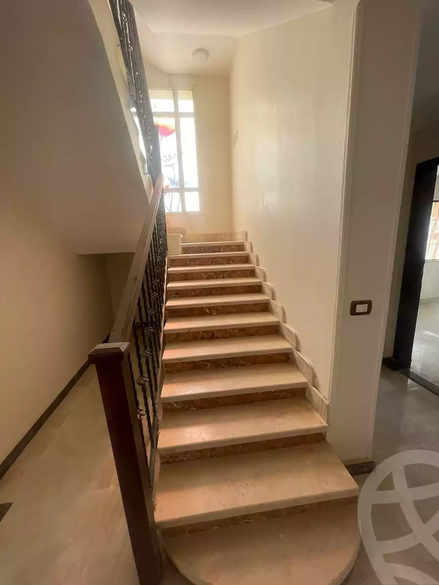 https://aqarmap.com.eg/en/listing/4299063-for-sale-cairo-el-sheikh-zayed-city-compounds-greens