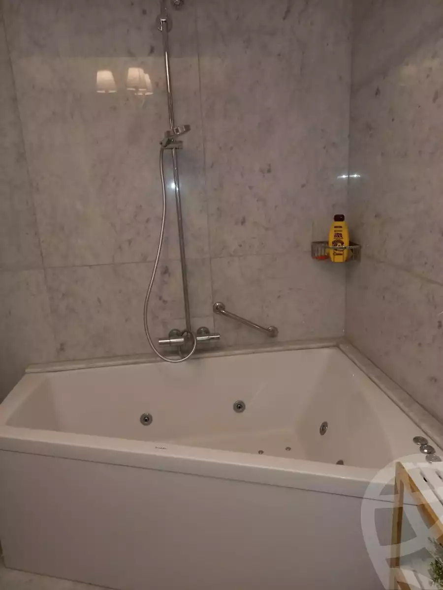 https://aqarmap.com.eg/ar/listing/4300230-for-rent-cairo-new-cairo-compounds-remas