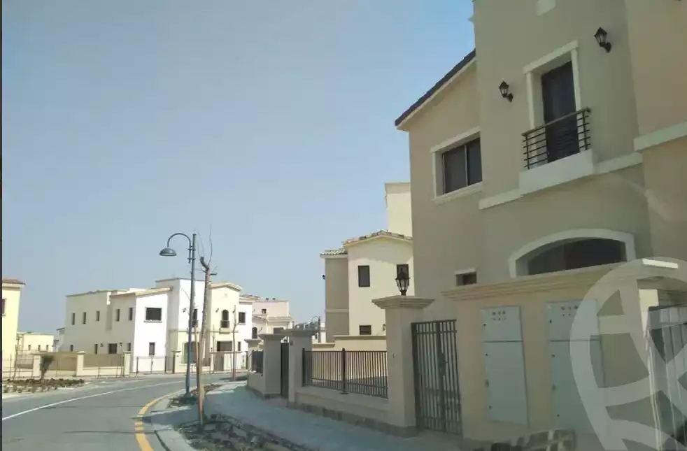 https://aqarmap.com.eg/en/listing/4302146-for-sale-cairo-mokattam-compounds-uptown-cairo