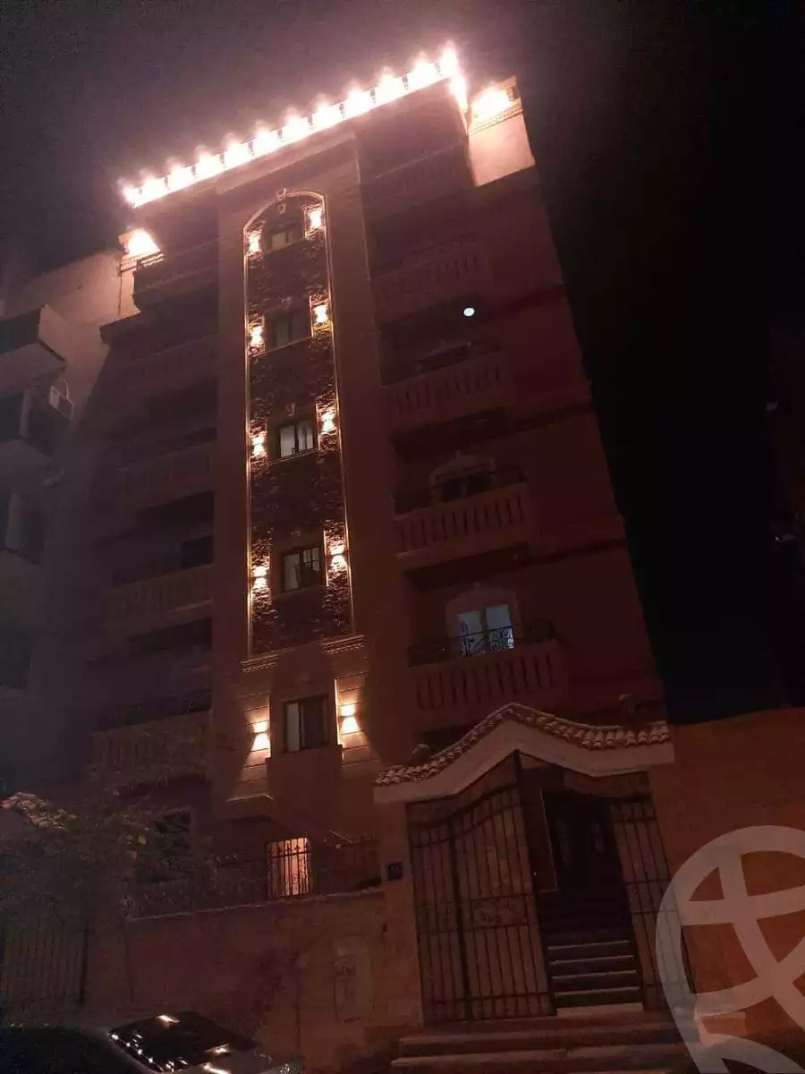 https://aqarmap.com.eg/ar/listing/4313061-for-sale-cairo-6th-of-october-el-ahyaa-neighborhood-4th-school-st