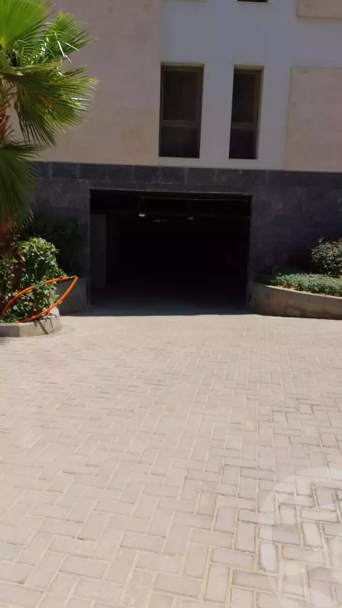 https://aqarmap.com.eg/ar/listing/4314503-for-sale-cairo-new-cairo-compounds-dh-ykwn-ryzdns-styl-hwm