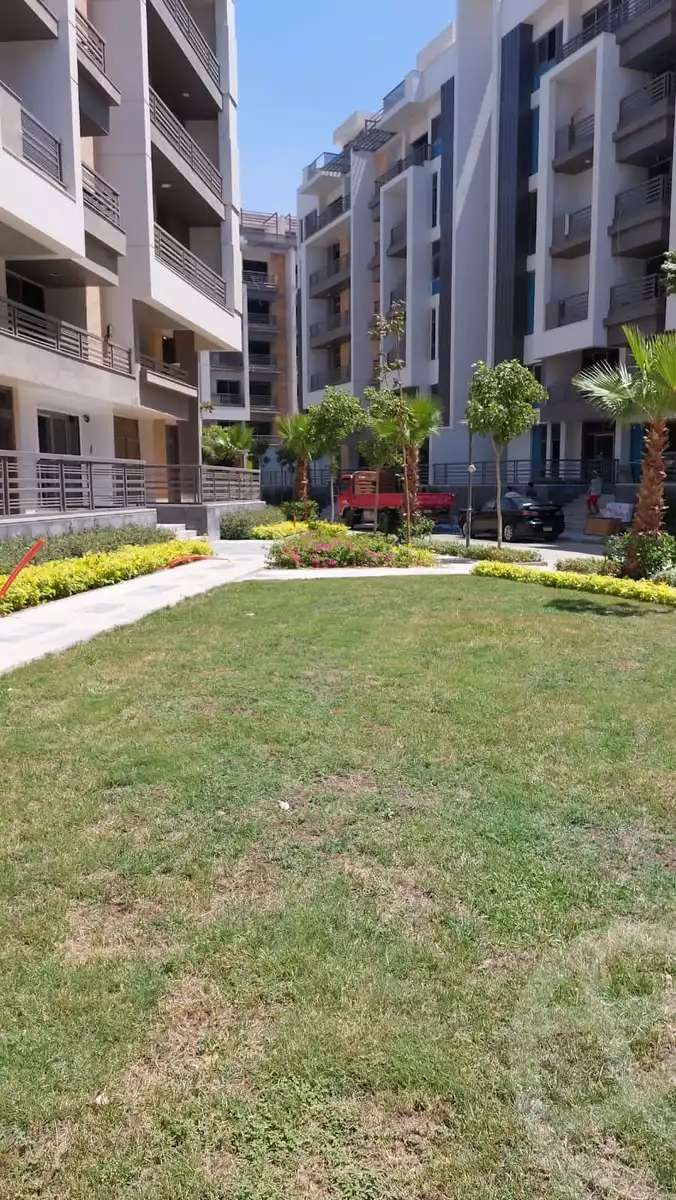 https://aqarmap.com.eg/ar/listing/4314503-for-sale-cairo-new-cairo-compounds-dh-ykwn-ryzdns-styl-hwm