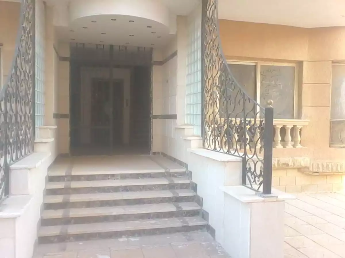 https://aqarmap.com.eg/ar/listing/4318351-for-rent-cairo-new-cairo-compounds-remas