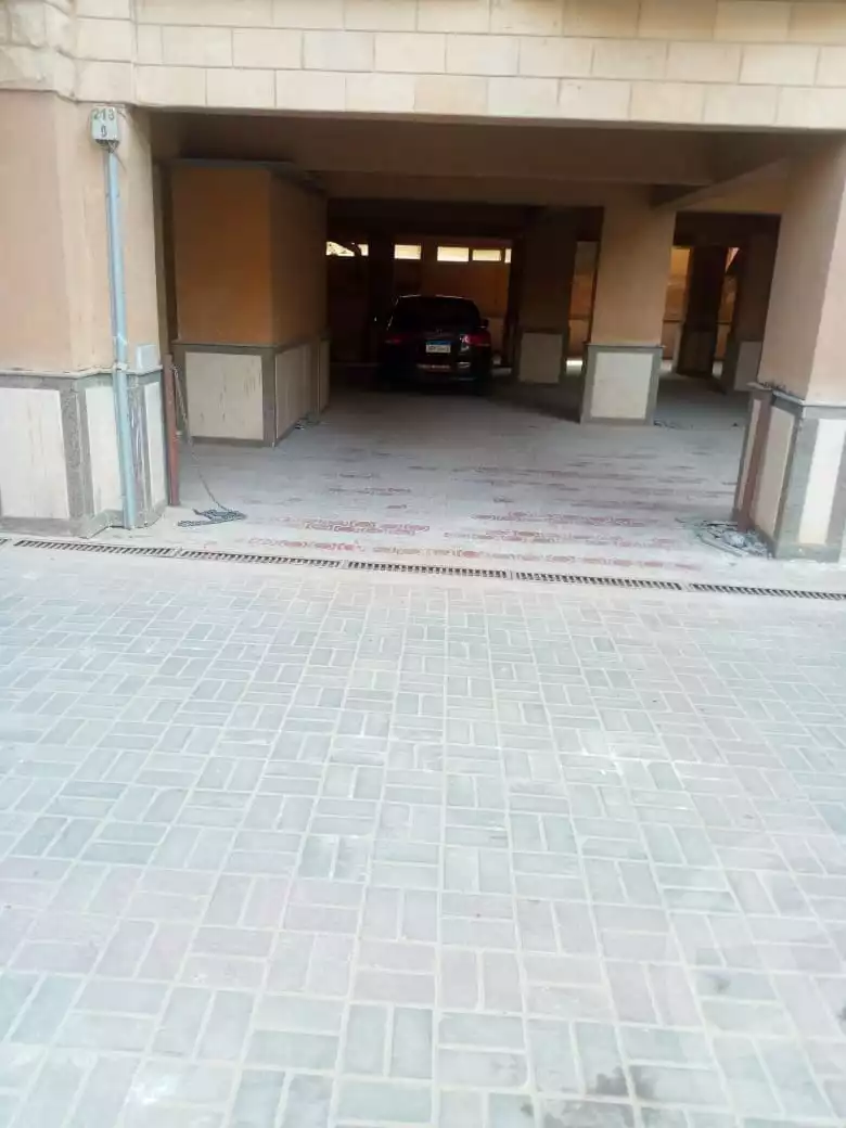 https://aqarmap.com.eg/ar/listing/4318351-for-rent-cairo-new-cairo-compounds-remas