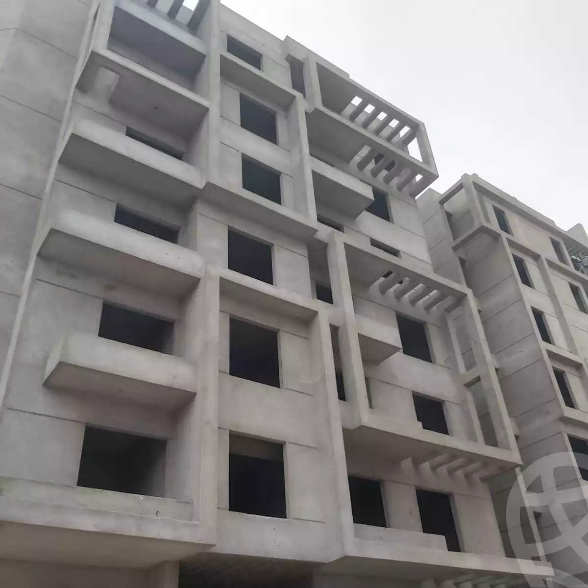 https://aqarmap.com.eg/en/listing/4324490-for-sale-cairo-ismailia-desert-road-golden-park