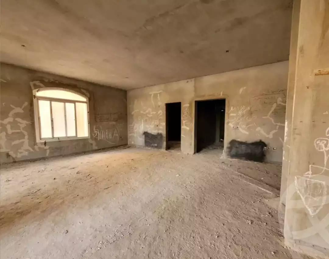 https://aqarmap.com.eg/en/listing/4327435-for-sale-cairo-el-sheikh-zayed-city-compounds-in-sheikh-zayed-royal-meadows