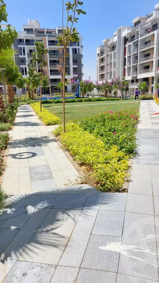 https://aqarmap.com.eg/en/listing/4330855-for-sale-cairo-new-cairo-compounds-dh-ykwn-ryzdns-styl-hwm