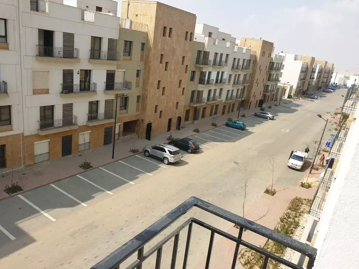 https://aqarmap.com.eg/en/listing/4331299-for-sale-cairo-el-sheikh-zayed-city-compounds-in-sheikh-zayed-beverly-hills