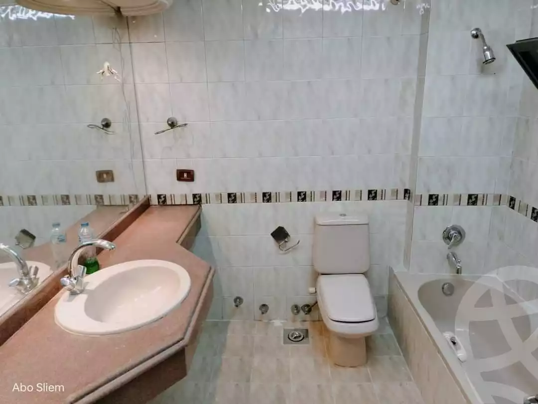 https://aqarmap.com.eg/en/listing/4355524-for-sale-cairo-mokattam-el-naforah-square