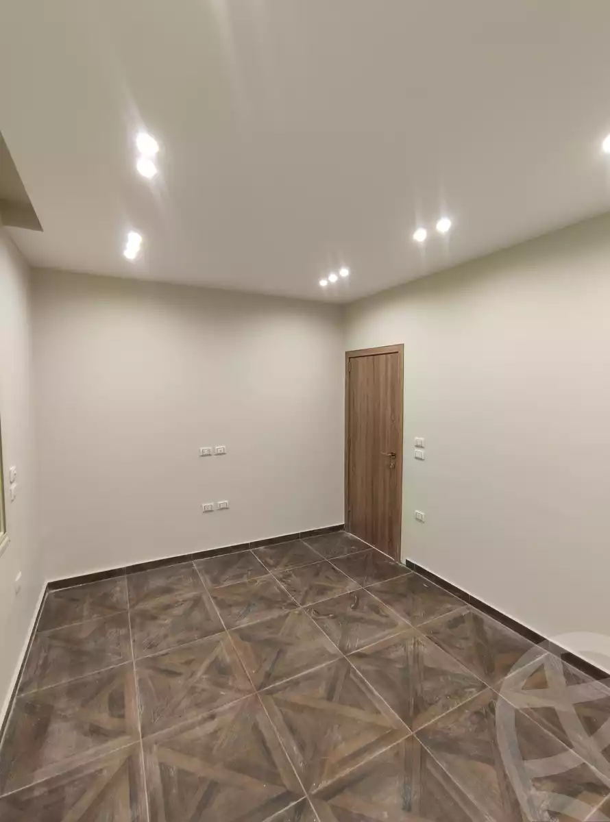 https://aqarmap.com.eg/en/listing/4357388-for-sale-cairo-el-sheikh-zayed-city-shr-lbstn