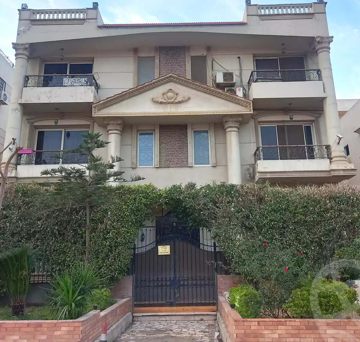 https://aqarmap.com.eg/ar/listing/4358750-for-sale-cairo-new-cairo-ltjm-lkhms-90th-street-south-teseen-st