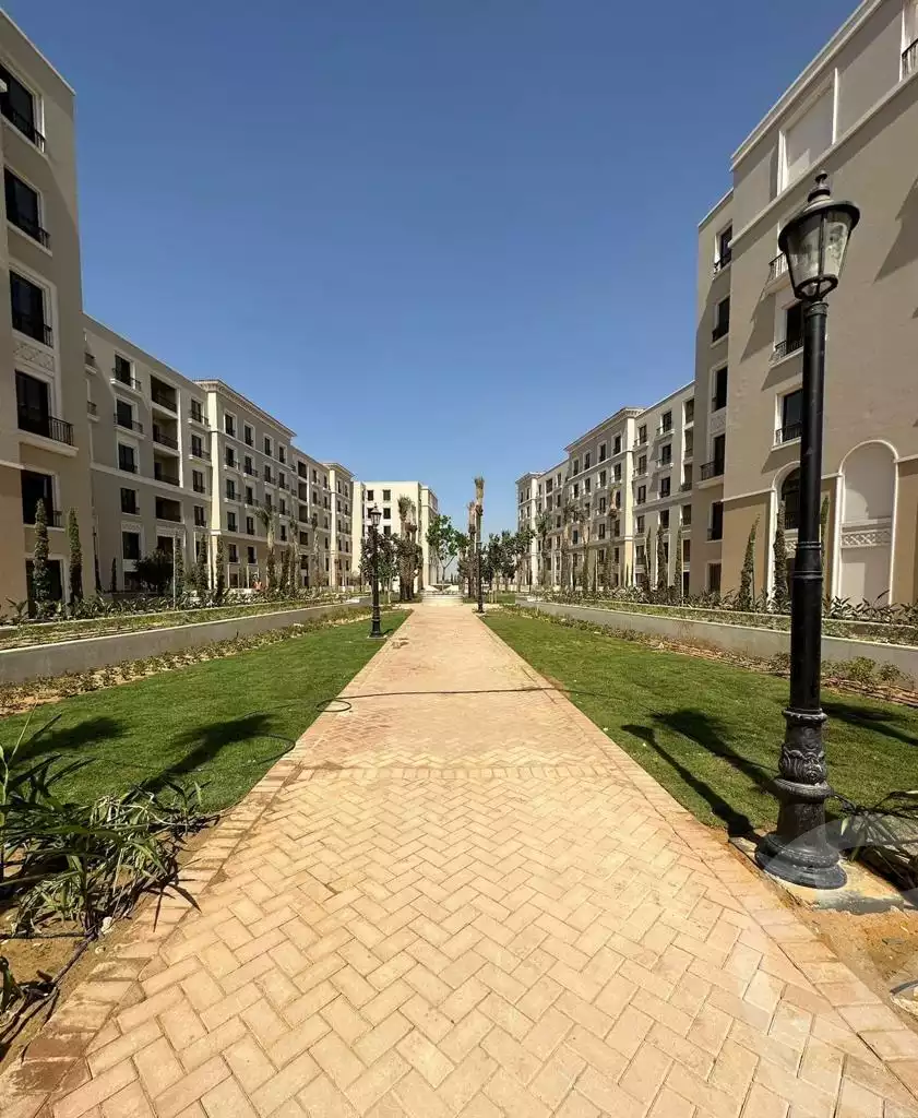 https://aqarmap.com.eg/en/listing/4361529-for-sale-cairo-el-sheikh-zayed-city-compounds-kmbwnd-fyldj-wyst-dr-llttwyr
