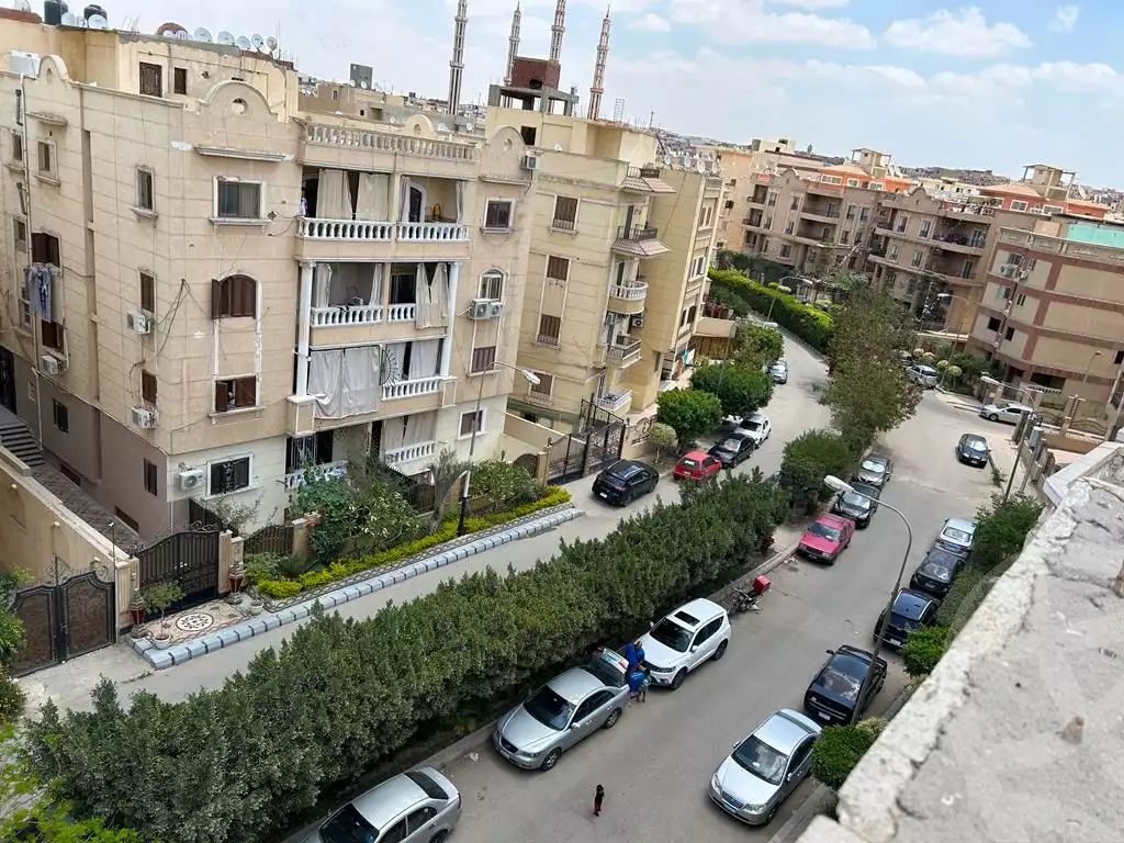 https://aqarmap.com.eg/en/listing/4362940-for-sale-cairo-al-oubour-el-hay-el-awal